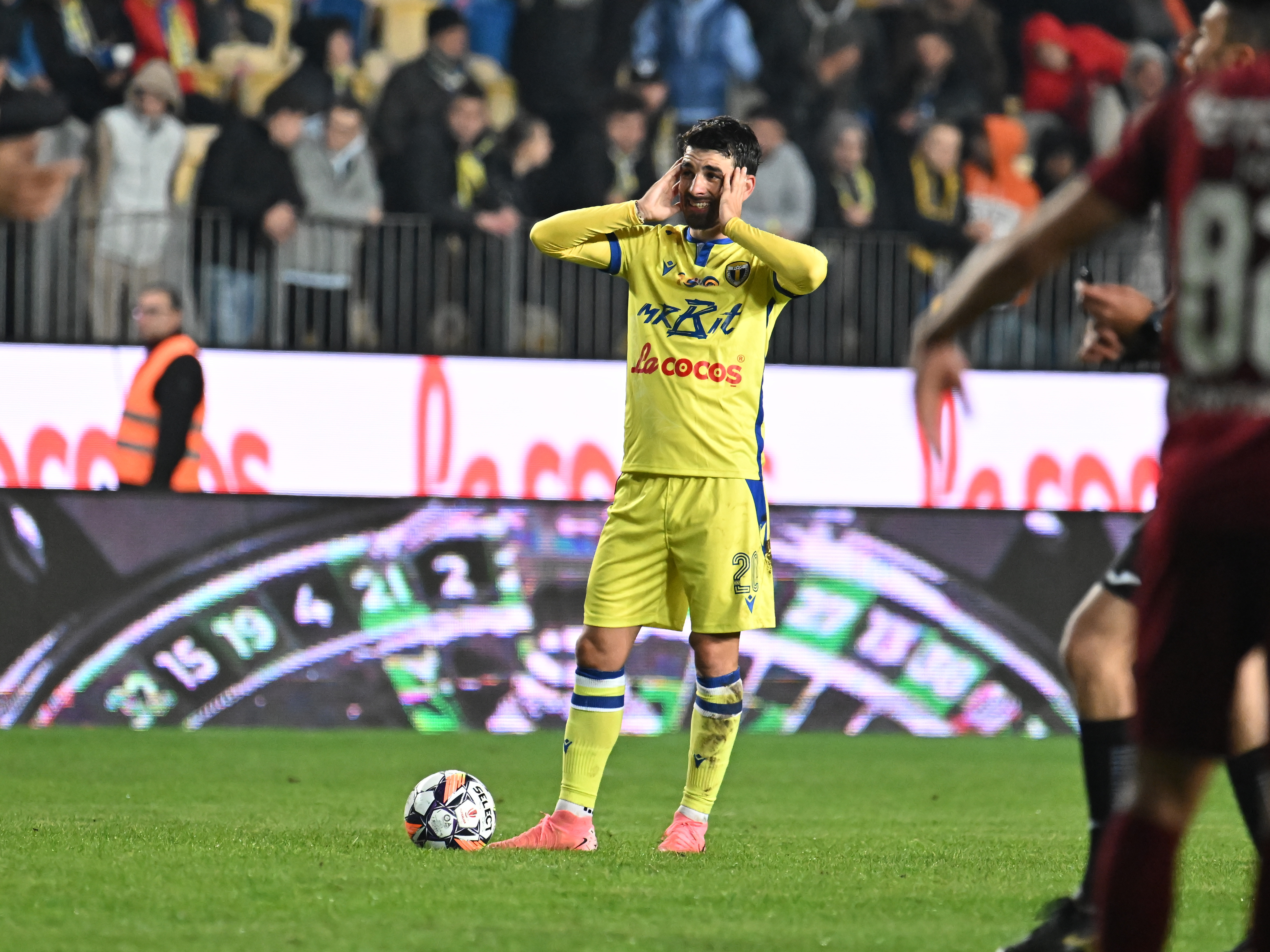 Paul Papp a semnat! Mult succes!